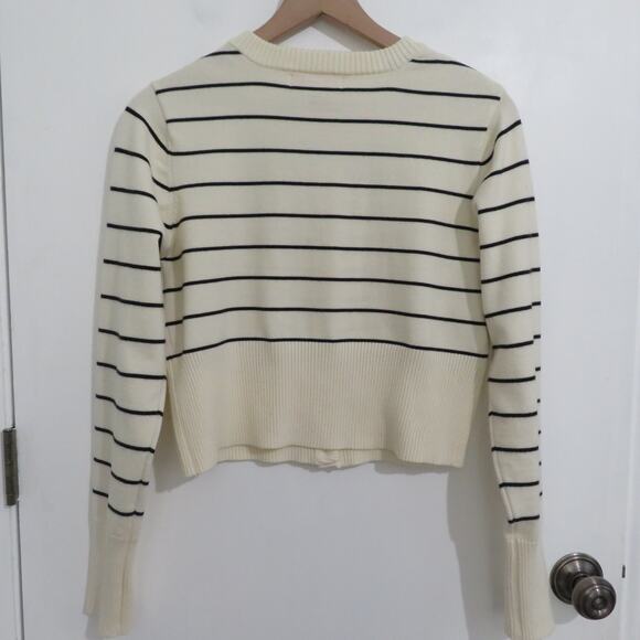 Coco & Shay Women s Sz XL Cream Navy Striped Button Front Cropped Sweater - Picture 2 of 5